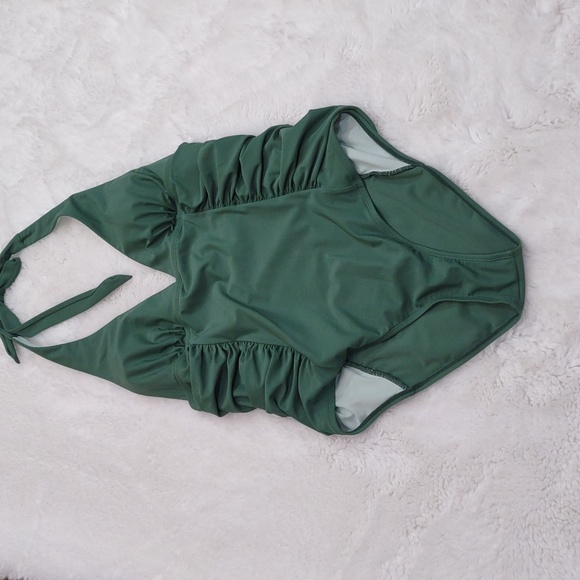 CUPSHE SWIMSUIT. - Picture 2 of 15